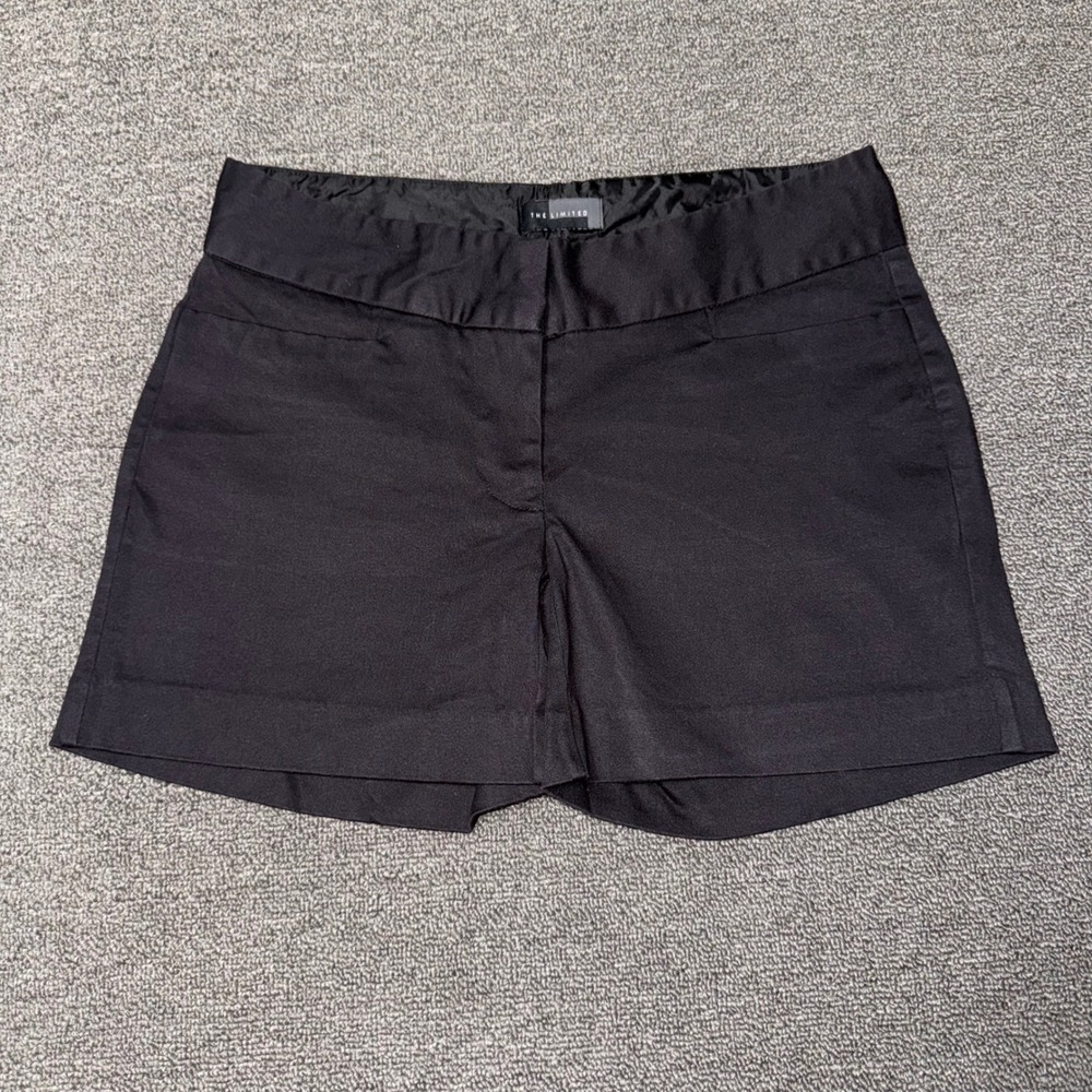 The Limited Black Chino Shorts Flat Front Size 4 Casual Wear Minimalist Summer
